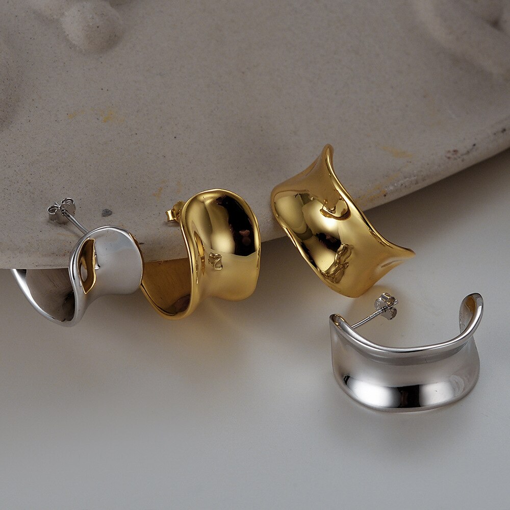 Gewellte unregelmäßige Ohrringe E1018