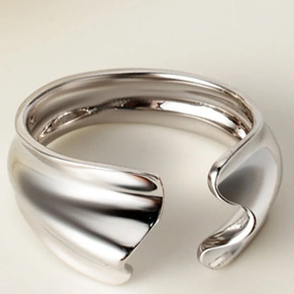 Gewellter breiter Ring R1154