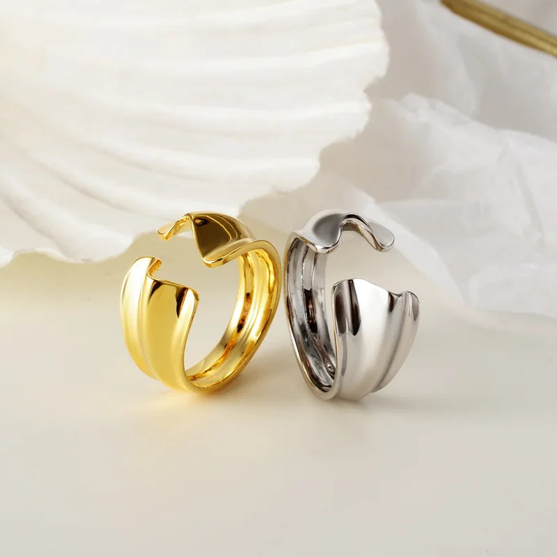 Gewellter breiter Ring R1154