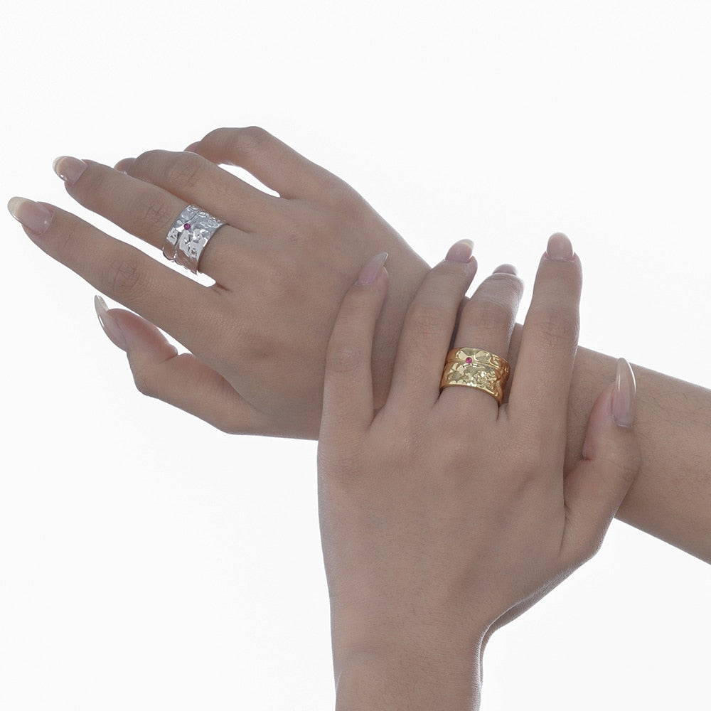 Breiter offener Ring mit abstraktem Muster R1081