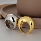 Breiter, klobiger, polierter, offener Ring R1060