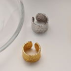 Breiter gehämmerter offener Ring R1059