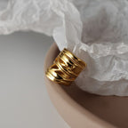 Breite Avantgarde-Ohr-Huggies E1079 1 Stück