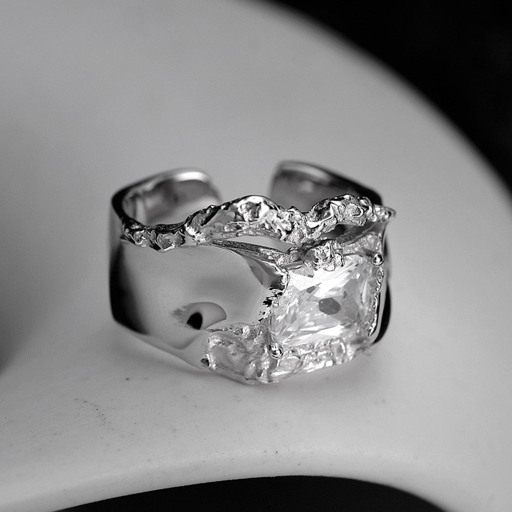 Ring mit quadratischem Stein und Alien-Muster R1198