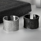 Breiter offener Ring mit Stoffstruktur R1264