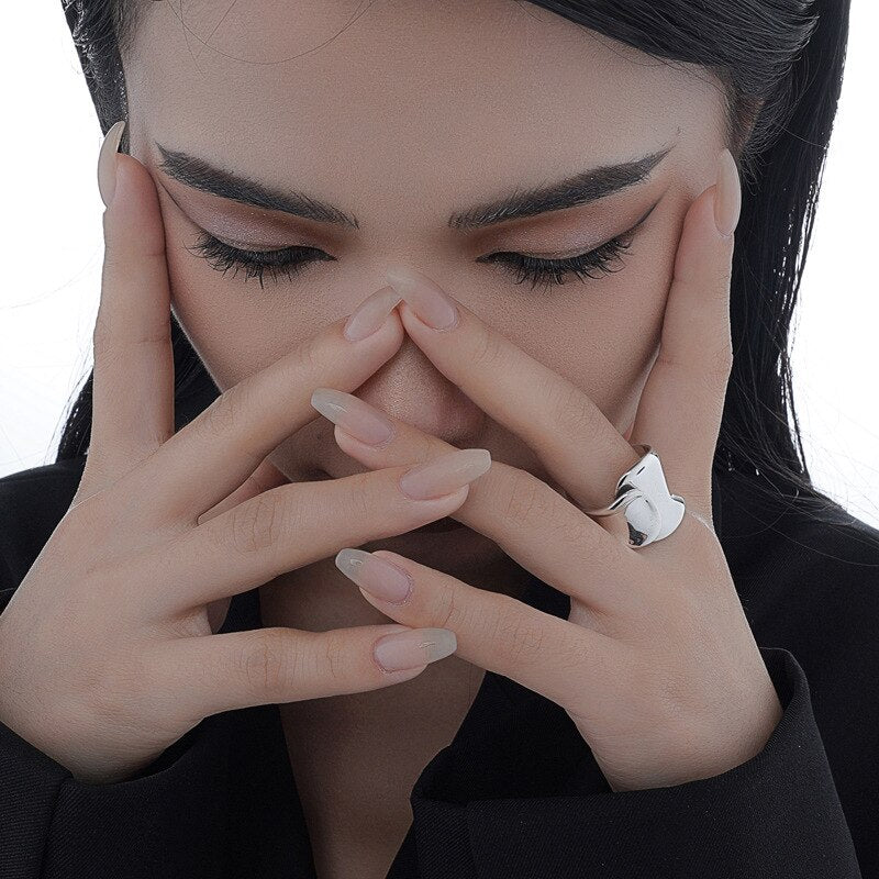 Breiter, gewellter, klobiger Ring R1106