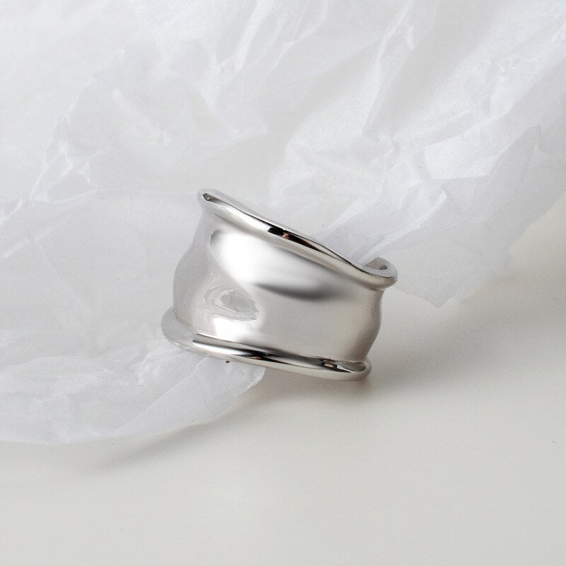 Breiter, unregelmäßiger offener Ring R1063