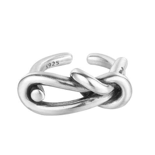 Antiker Ring mit Drahtknoten R164