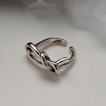 Antiker Ring mit Drahtknoten R164