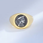 Griechischer Hermes-Ring mit römischer Münze, Replik, R1033