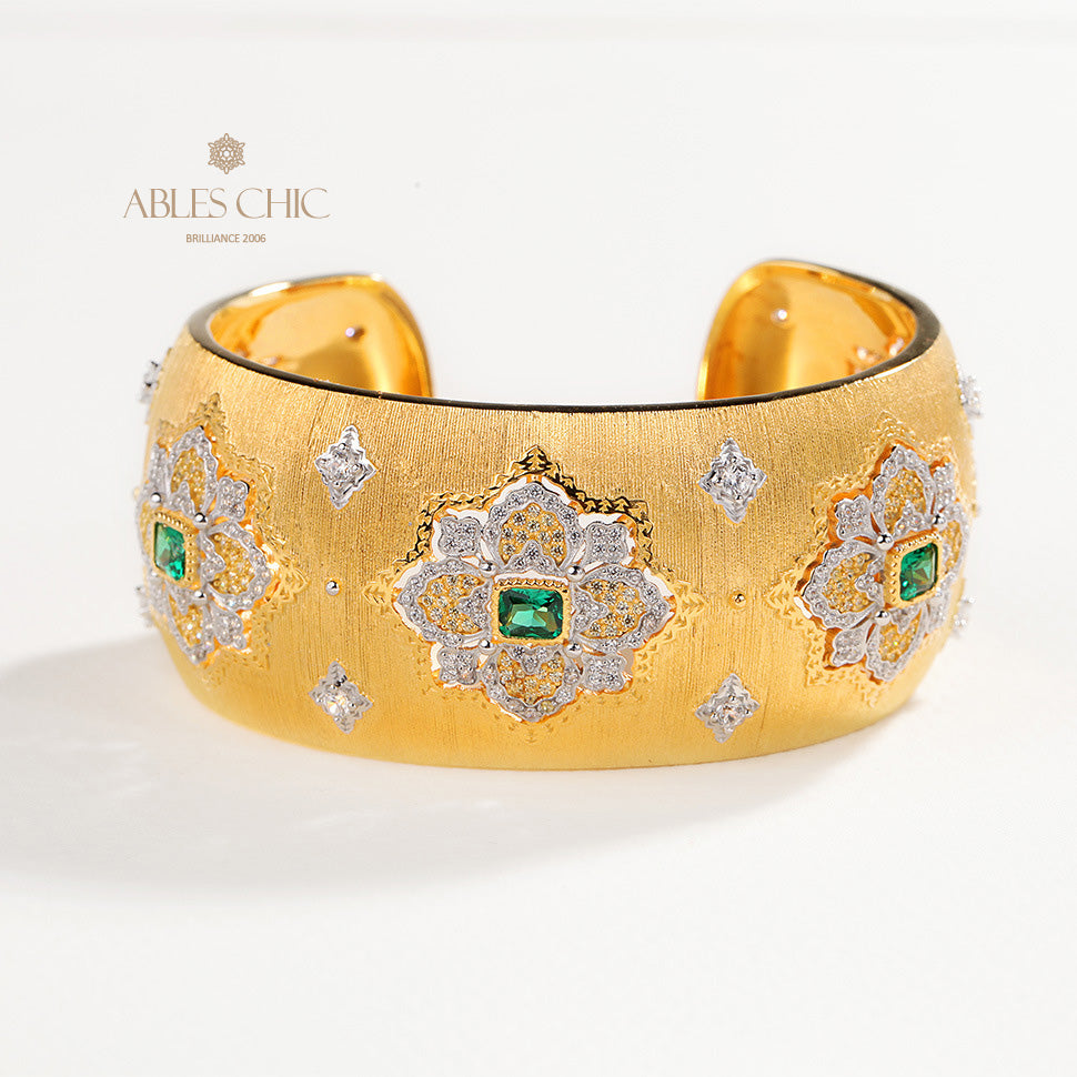 Dichtes Laubsägen-Smaragd-Blumenarmband 5228
