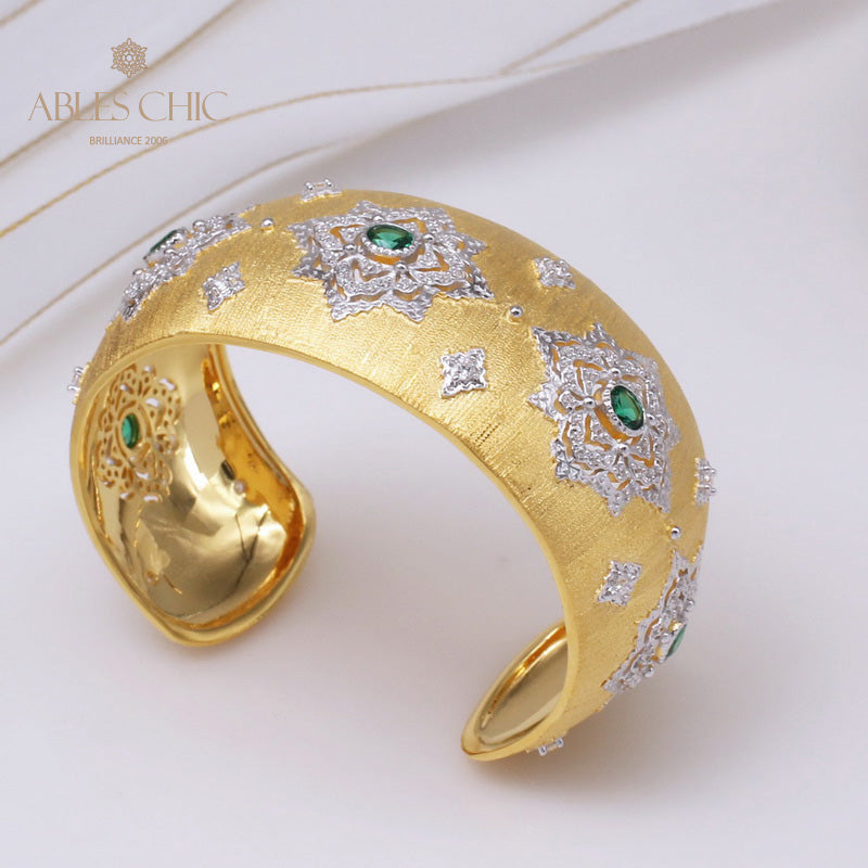 Dichtes Laubsägen-Smaragd-Blumenarmband 5230