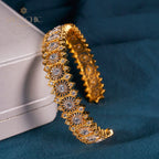 Armband mit floralem Laubsägenmuster 6040