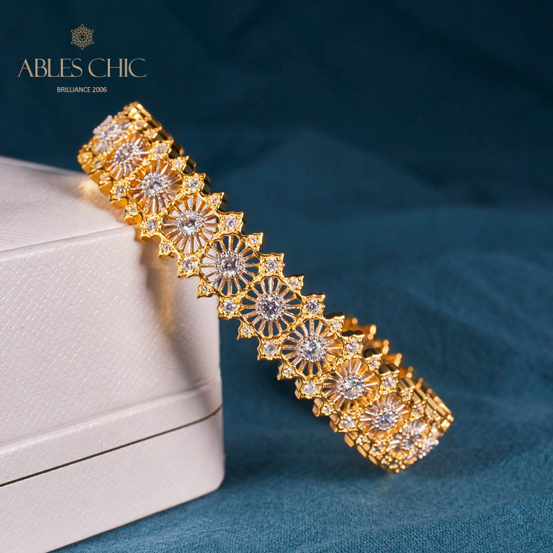 Armband mit floralem Laubsägenmuster 6040