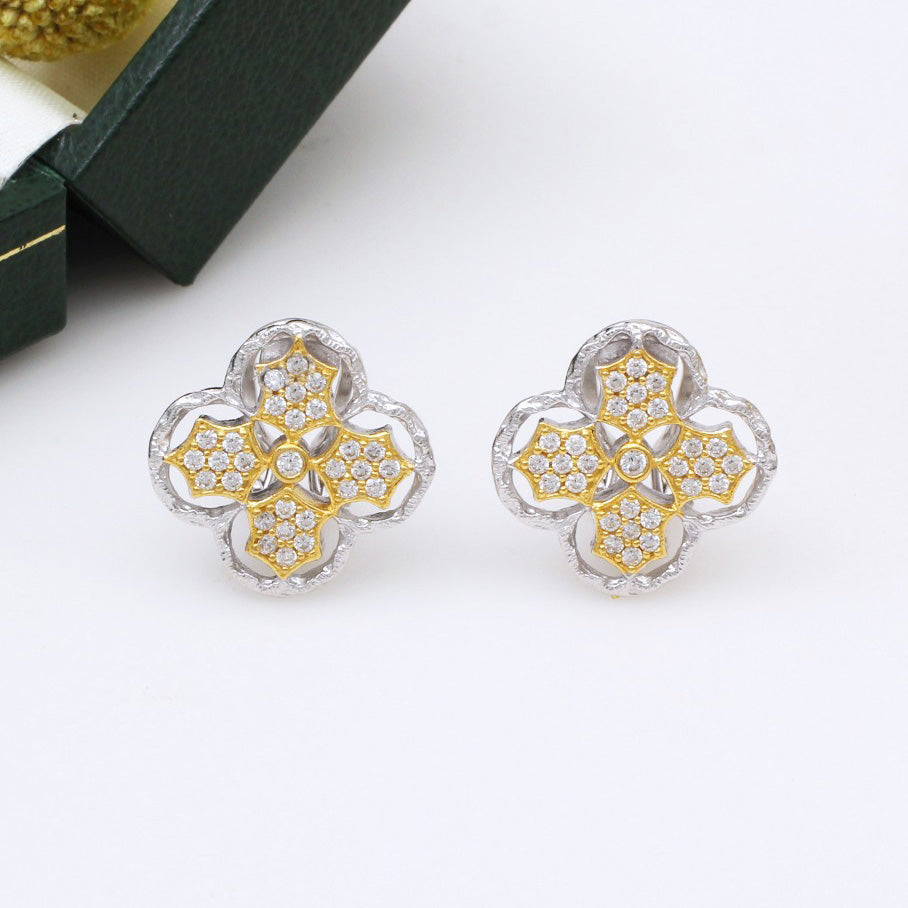 Pflaumenfarbene Ohrstecker mit Blumenmuster 5407