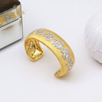 Graviertes Blütenarmband 5439