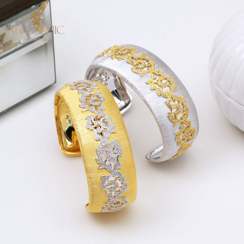 Graviertes Blütenarmband 5439