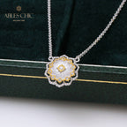 Seidige Blumenkette 5327