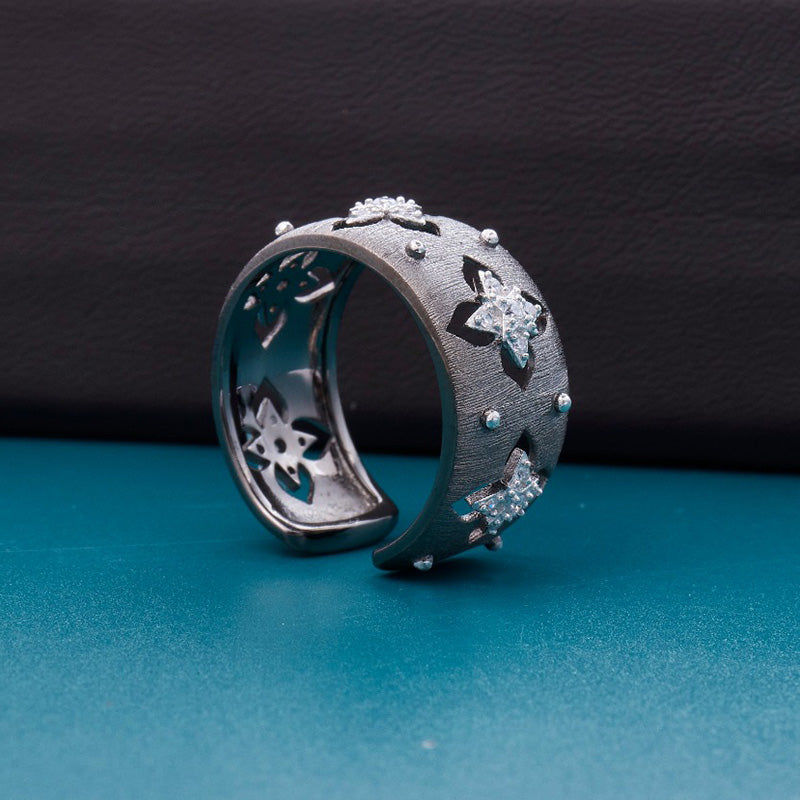 Seidiger CZ-Kleeblatt-Blumenring 5719