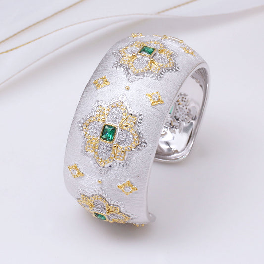 Dichtes Laubsägen-Smaragd-Blumenarmband 5232