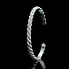 Mattes Armband mit Seilmuster 5921