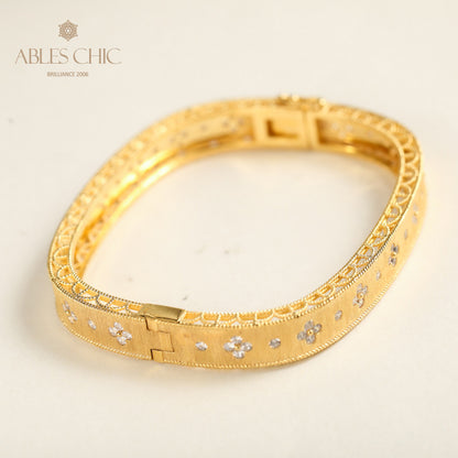 Keltisches Armband mit Zirkonkleeblättern 5775