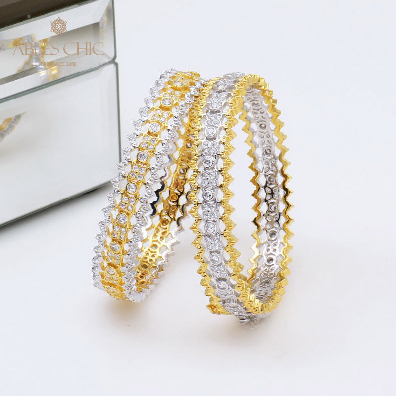 Filigranes, luftiges Armband mit floralem Muster 5467