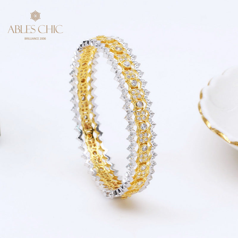 Filigranes, luftiges Armband mit floralem Muster 5467