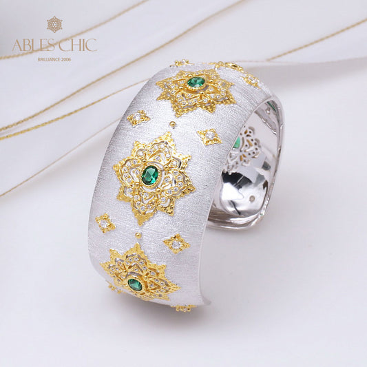 Dichtes Laubsägen-Smaragd-Blumenarmband 6557