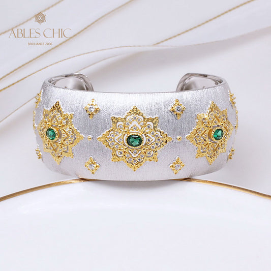Dichtes Laubsägen-Smaragd-Blumenarmband 6557