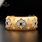 Dichtes Laubsägen-Smaragd-Blumenarmband 5228