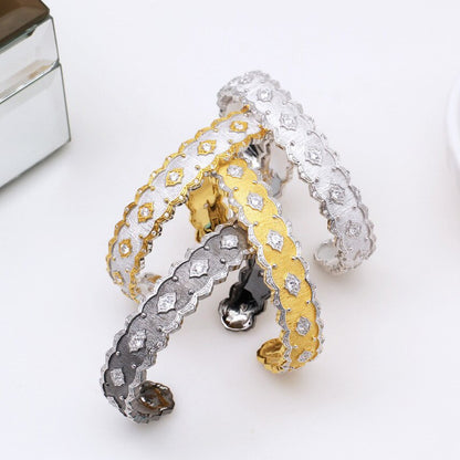 Seidiges Stoff-Laubsägen-Armband 6555