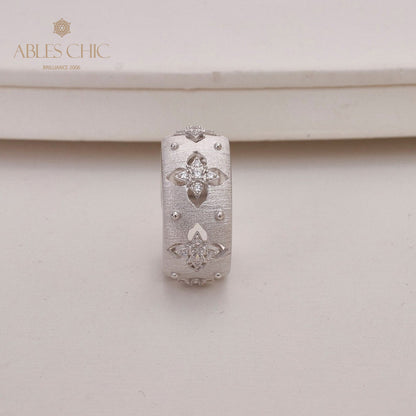 Seidiger CZ-Kleeblatt-Blumenring 5706