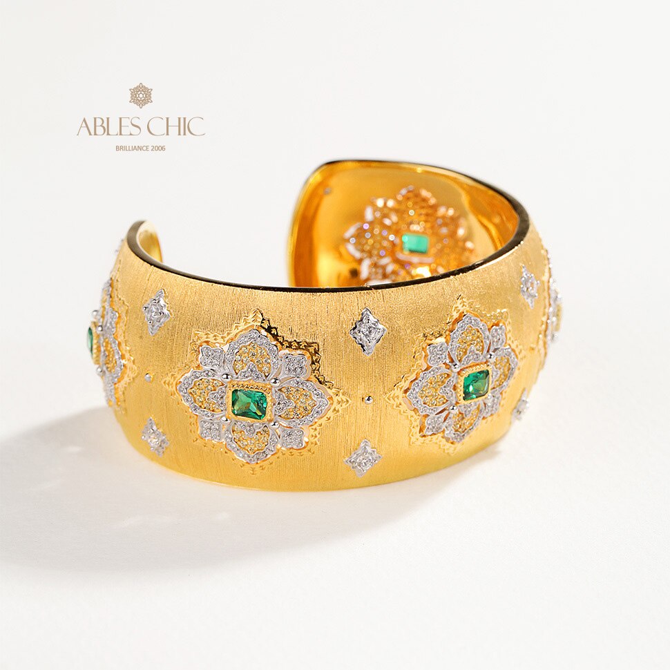 Dichtes Laubsägen-Smaragd-Blumenarmband 5228
