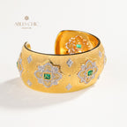 Dichtes Laubsägen-Smaragd-Blumenarmband 5228