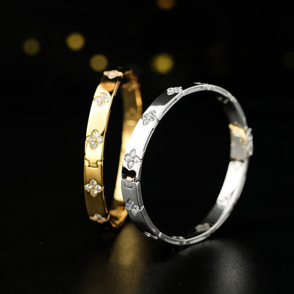 Hochglanzpoliertes Kleeblatt-Armband 203707