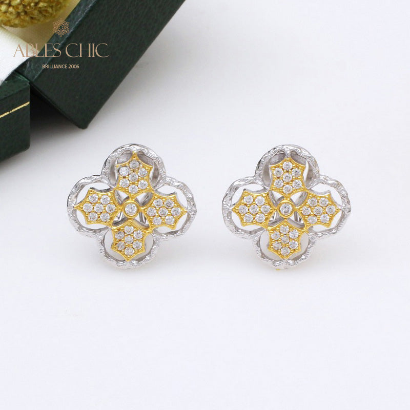 Pflaumenfarbene Ohrstecker mit Blumenmuster 5407