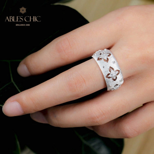 Seidiger CZ-Kleeblatt-Blumenring 5719