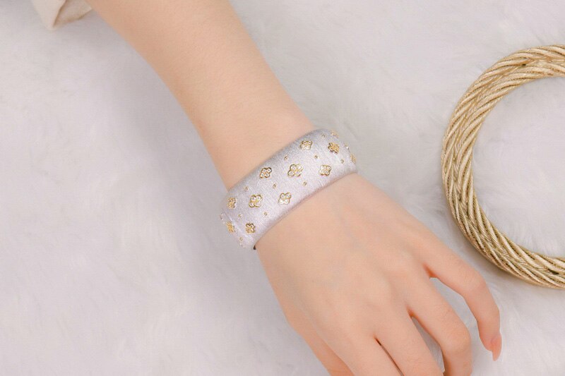 Pflaumenblüten-Seidenarmband 5610
