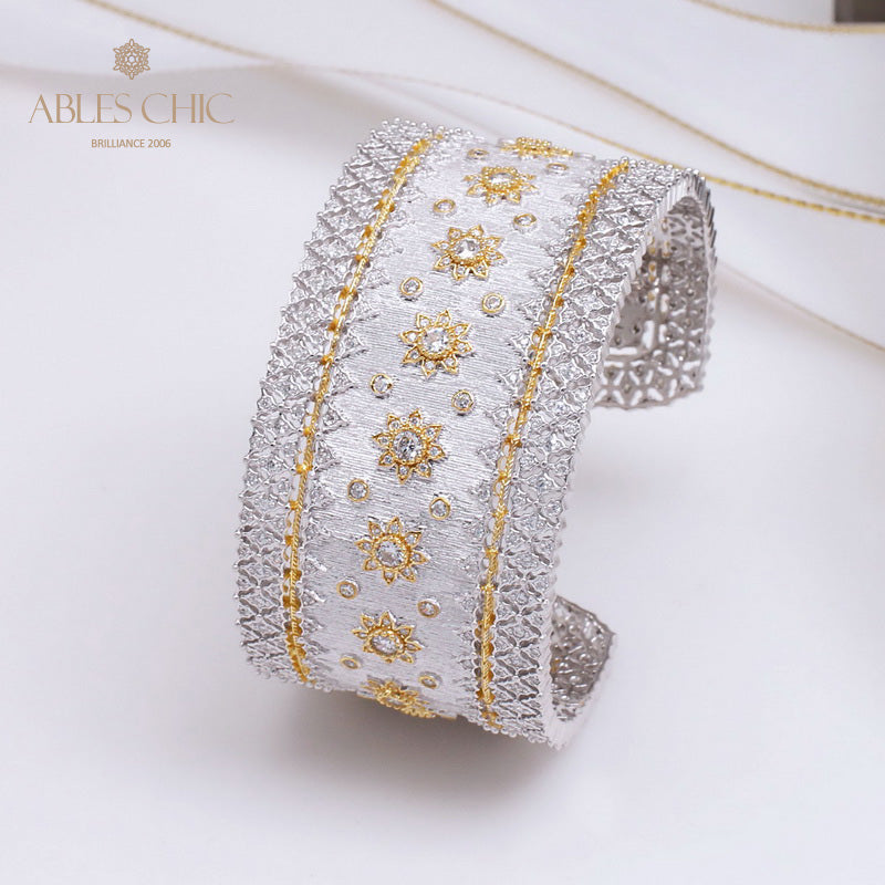 Traditionelles Seidenarmband mit Laubsägearbeiten und Blumenmuster 5221
