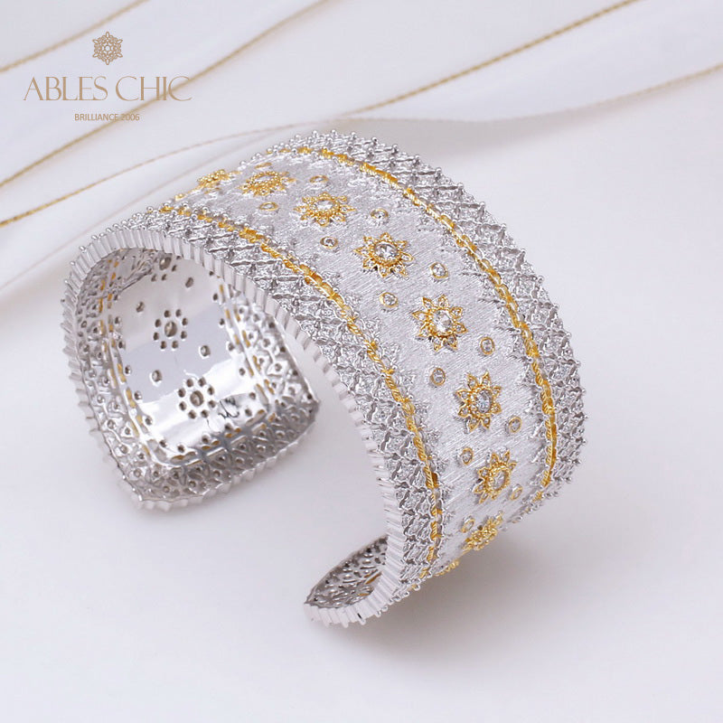 Traditionelles Seidenarmband mit Laubsägearbeiten und Blumenmuster 5221
