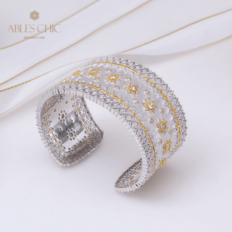 Traditionelles Seidenarmband mit Laubsägearbeiten und Blumenmuster 5221