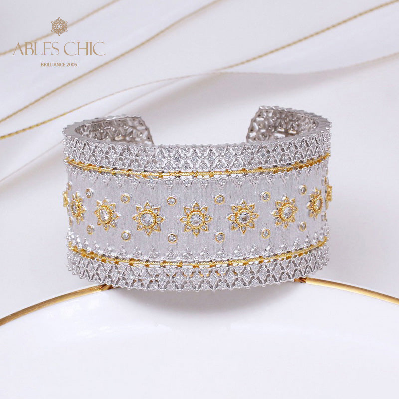 Traditionelles Seidenarmband mit Laubsägearbeiten und Blumenmuster 5221