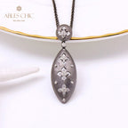Ovale Halskette mit Kleeblatt-Blumenmotiv 5496