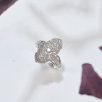 Traditioneller Laubsägen-Blumenring 6053