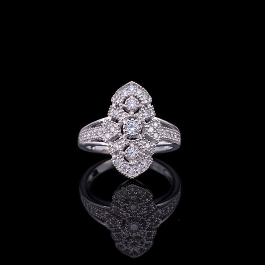 Traditioneller Laubsägen-Blumenring 6053