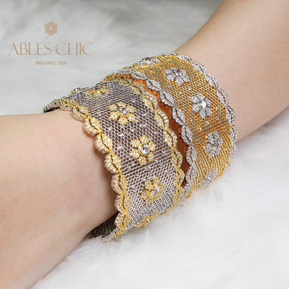Luftiges Spitzenarmband mit Blumenmuster 5164