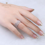 Offener Ring aus Spitze mit mehrreihigem Stein 5705