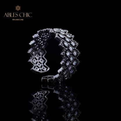 Offener Ring aus Spitze mit mehrreihigem Stein 5705